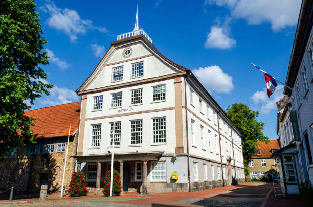 town city hall (rathaus) of schleswig - schleswig imagens e fotografias de stock