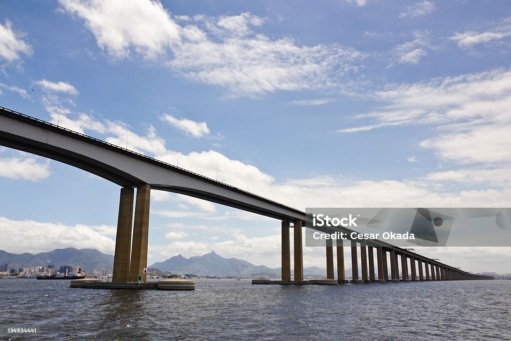 Puente Rio-niterói - Foto de stock de Agua libre de derechos