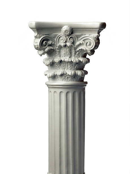 colonne grecque unique isolé sur blanc - style corinthien photos et images de collection