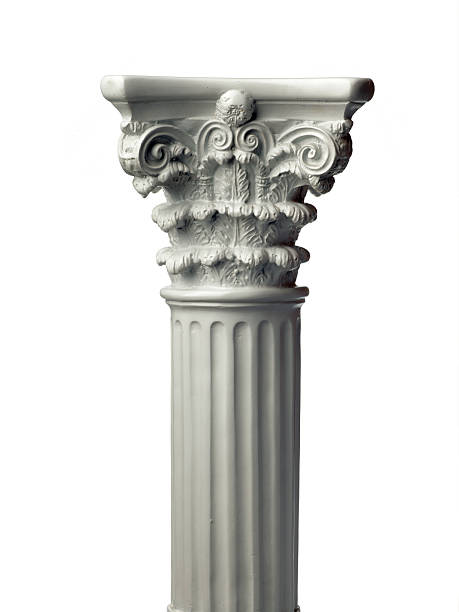 singola colonna greca isolato su bianco - corinthian foto e immagini stock