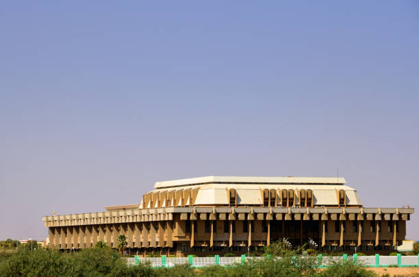budynek parlamentu sudanu - zgromadzenie narodowe sudanu - chartum (omdurman), symbol demokracji w sudanie - chartum zdjęcia i obrazy z banku zdjęć