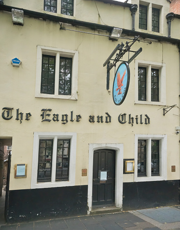 The Eagle and Child pub it was associated with 'The Inklings' which was an Oxford writers' group which included C. S. Lewis, J. R. R. Tolkien, Charles Williams, Owen Barfield, and Hugo Dyson. They met here regularly on Monday and Tuesday lunchtimes. Oxford, Oxfordshire, England, UK.