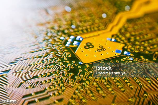 Foto de Circuito De Computador e mais fotos de stock de Peça de computador - Peça de computador, Tecnologia, Placa de circuito