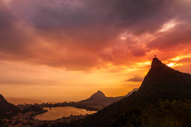 rio de janeiro stadt - corcovado stock-fotos und bilder