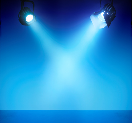 2 spotlights in blue
