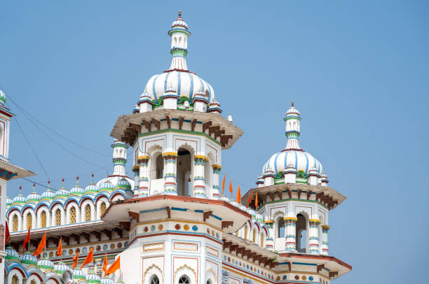 cúpulas do templo hindu janaki mandir - janaki mandir - fotografias e filmes do acervo