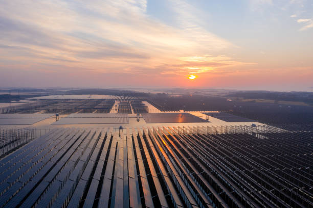 large-scale photovoltaic power station - renewable energy alternative energy technology solar energy imagens e fotografias de stock