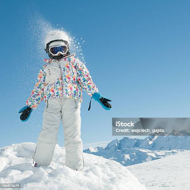 Diversão De Inverno - Fotografias de stock e mais imagens de Adulto - Adulto, Alegria, Alpes Europeus