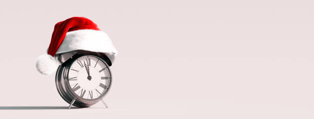 거의 12시를 보여주는 산타 모자와 복고풍 알람 시계. 크리스마스는 개념 배경오고있다 - 12 oclock 뉴스 사진 이미지