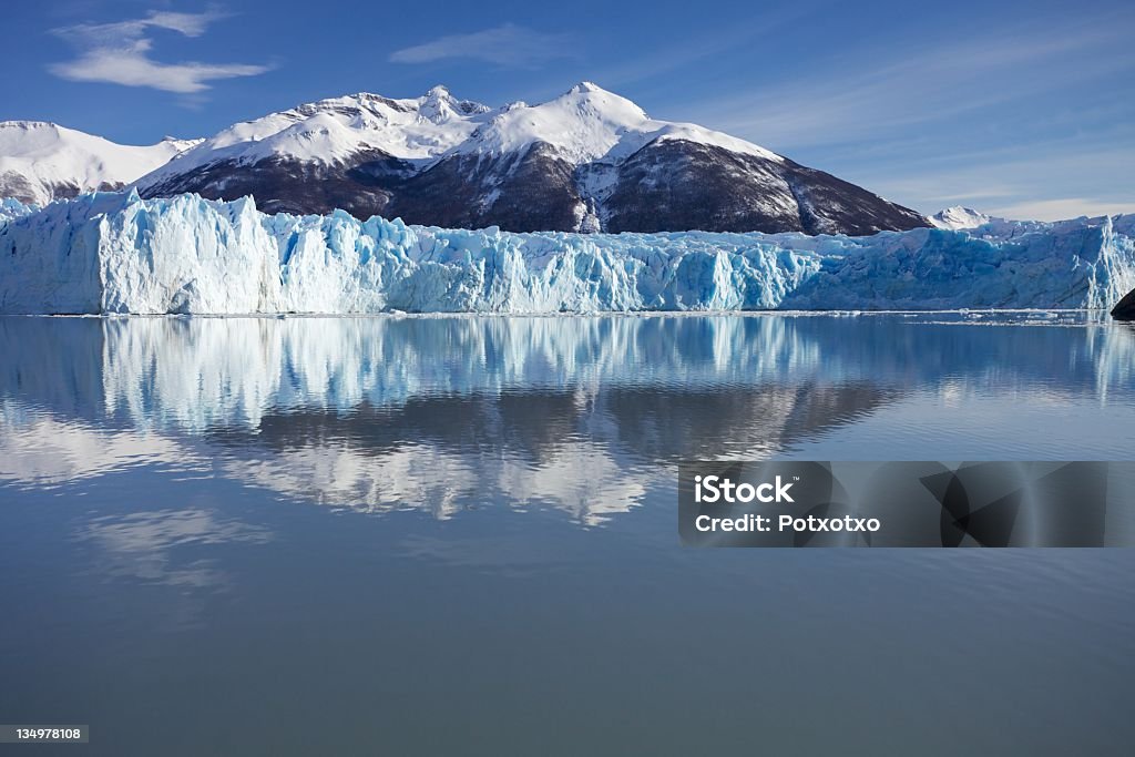 Glaciar Moreno reflectido no Lago Argentina - Royalty-free América do Sul Foto de stock