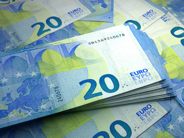 banknoty europejskie. europejskie rachunki euro. 20 eur euro. tło biznesowe, finansowe. - netherlands place zdjęcia i obrazy z banku zdjęć