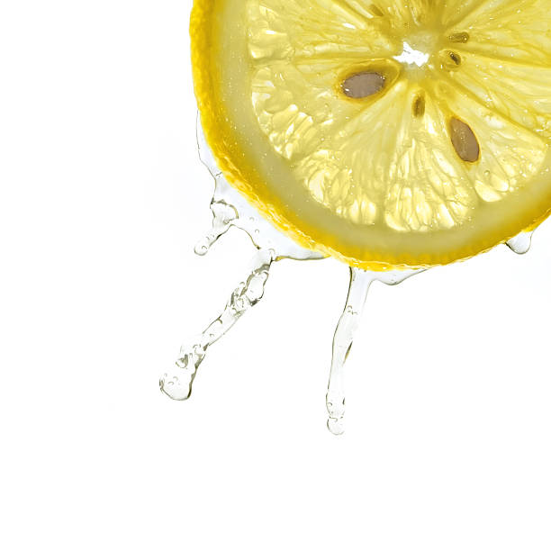 istock Slice of lemon in water splash 135000907