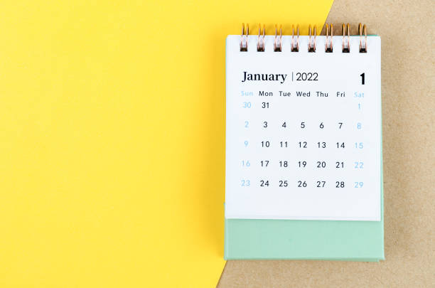 istock The January 2022 desk calendar 1350025248