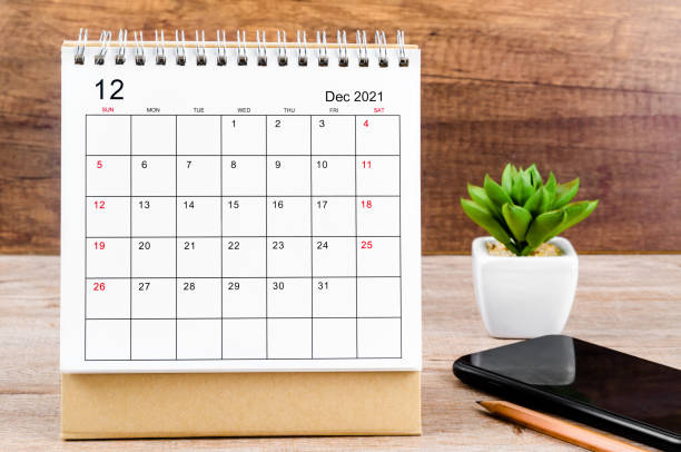 istock The December 2021 desk calendar 1350025263