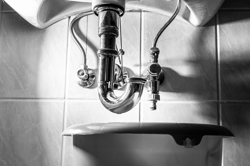Drainpipe in the bathroom - clogged bathroom pipe