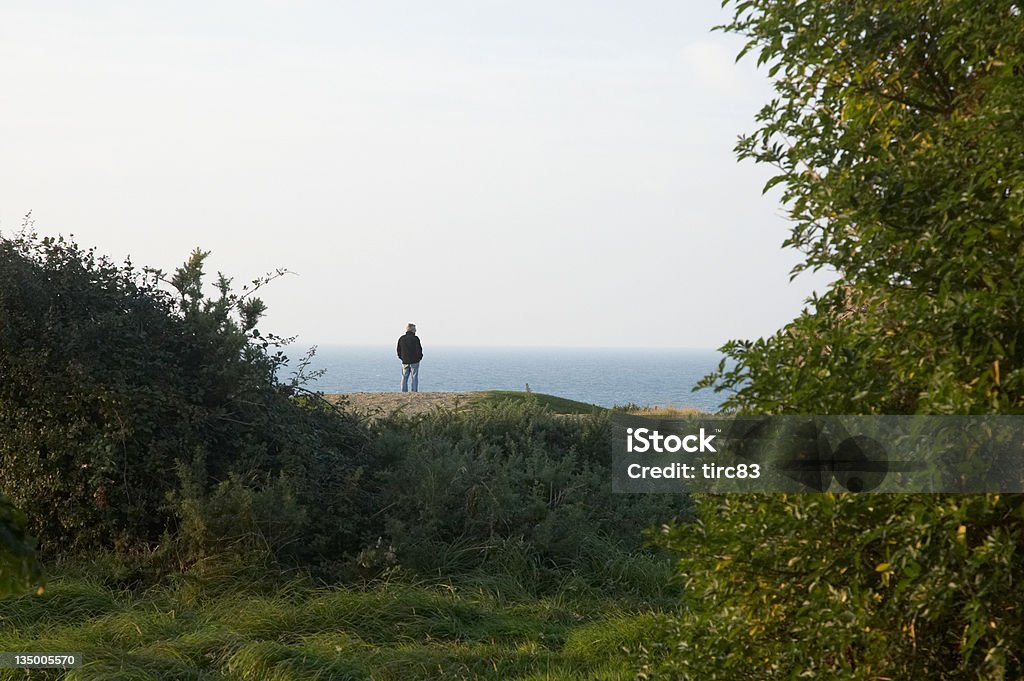 Contemplação a Pointe Du-Hoc - Foto de stock de Adulto royalty-free