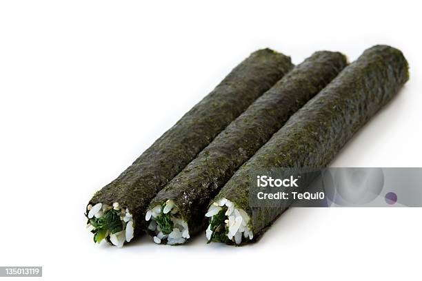 Foto de Espinafre Sushi Maki e mais fotos de stock de Alga marinha - Alga marinha, Alimentação Saudável, Antepasto