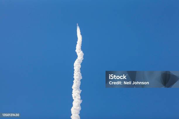Vandenberg Air Force Base Ca Deltaii Rocket Launch Stock Photo - Download Image Now