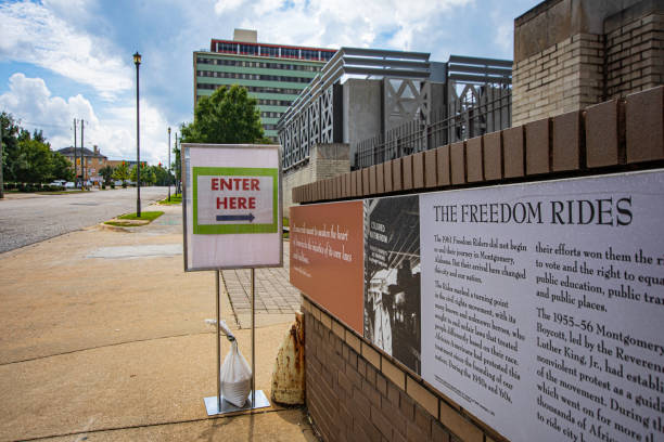 freedom rides museum in montgomery - civil rights stock-fotos und bilder