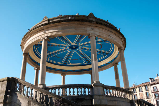 istock Kiosk in Plaza del Castillo, Pamplona. 1350152575