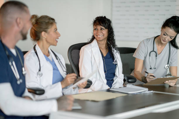 istock Medical Team Meeting 1350428604