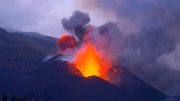 istock Volcano Eruption in Cumbre Vieja, La Palma 1350451012