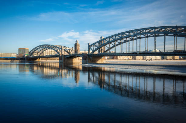 istock Cityscape overlooking a beautiful bridge on a clear spring day. 1350467390