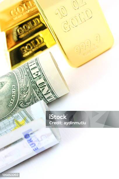 Foto de Itens Financeiro e mais fotos de stock de Barra de Ouro - Barra de Ouro, Moeda da União Europeia, Bolsa de valores e ações