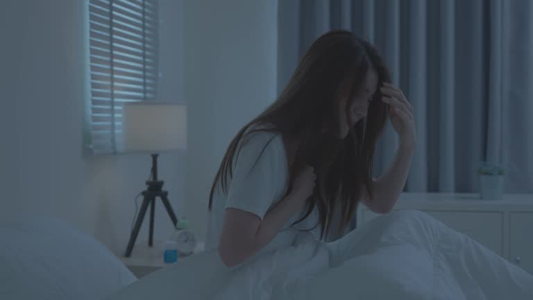 21,100点を超える咳き込むの映像素材とロイヤリティフリー映像 - iStock | 喘息, 発作, 咳 子ども