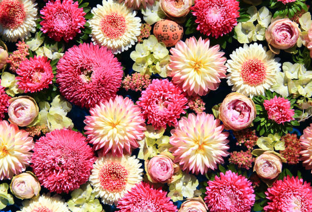 istock Beautiful flower arrangement 1350543823