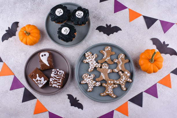 istock Set of scary Halloween desserts 1350585488