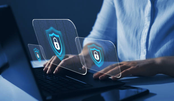 concetto di protezione dell'interfaccia firewall di sicurezza informatica. donna d'affari che si protegge dagli attacchi informatici. sicurezza dei dati personali e bancari. - network security computer antivirus software security foto e immagini stock