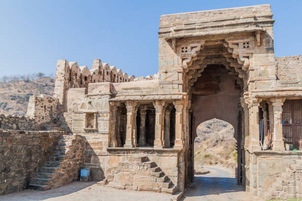 Gate of Kumbhalgarh fortress, Rajasthan state, Ind Gate of Kumbhalgarh fortress, Rajasthan state, India rajasthan photos stock pictures, royalty-free photos & images