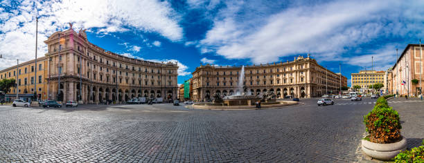 로마 – 팔레르모의 마리오 루텔리(mario rutelli)가 중앙에 있는 나이아드의 분수와 함께 있는 레푸블리카 광장 - piazza navona 뉴스 사진 이미지