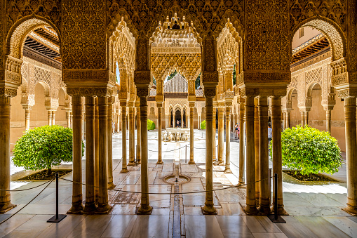 Corte de los Leones en palacios nazaríes del complejo palaciego de la Alhambra, Granada, España photo
