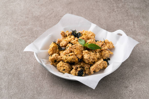 istock Delicious fried popcorn chicken in Taiwan. 1350628573