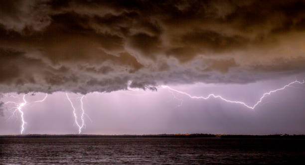 istock Lightning Cloud to Ground and Cloud to Air 1350719811