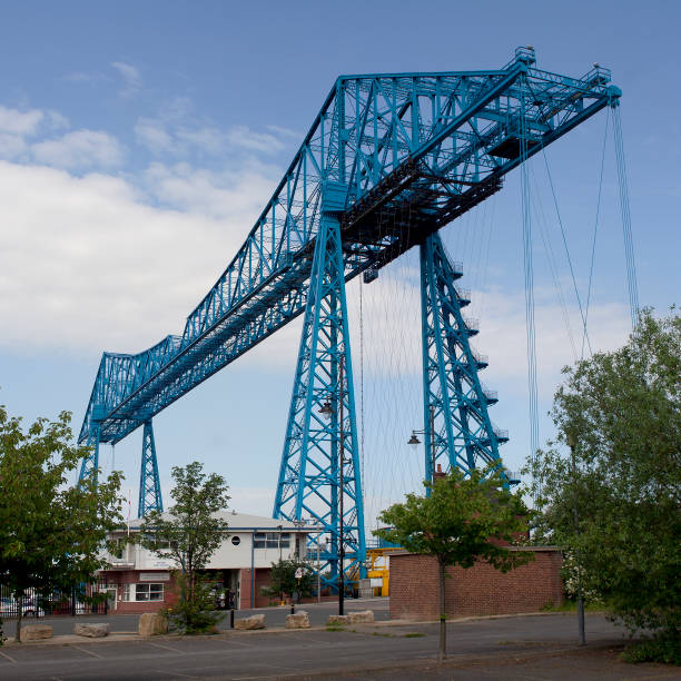 transporter bridge über den fluss tees bei middlesborough cleveland uk - hartlepool stock-fotos und bilder