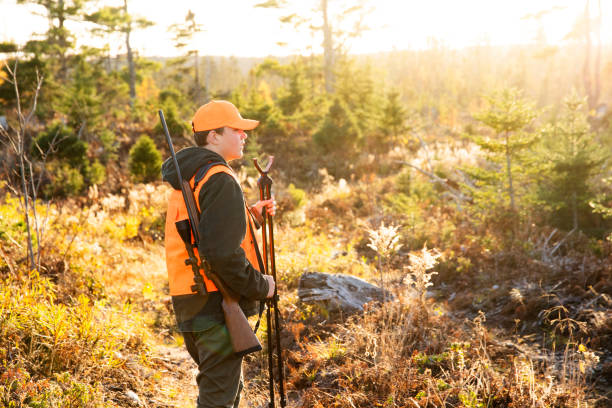 istock A teen deer hunter 1350723807