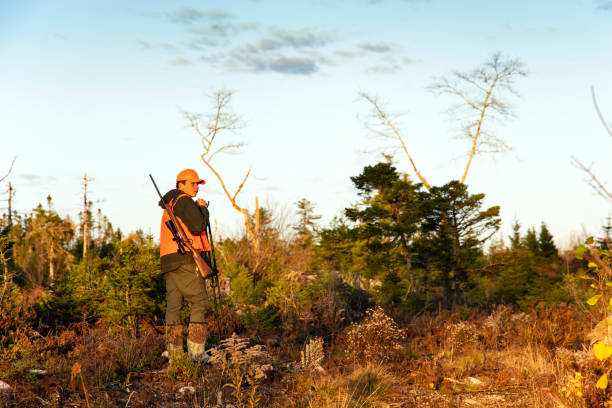 istock A teen deer hunter 1350727087