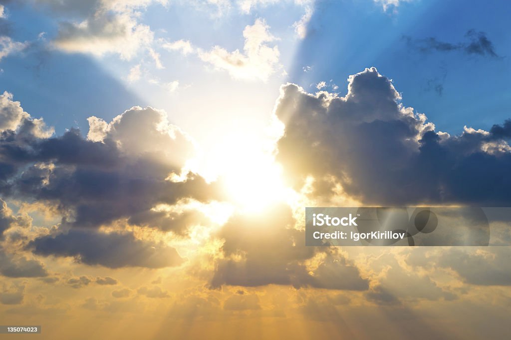 Cloudscape ao amanhecer - Foto de stock de Nuvem royalty-free