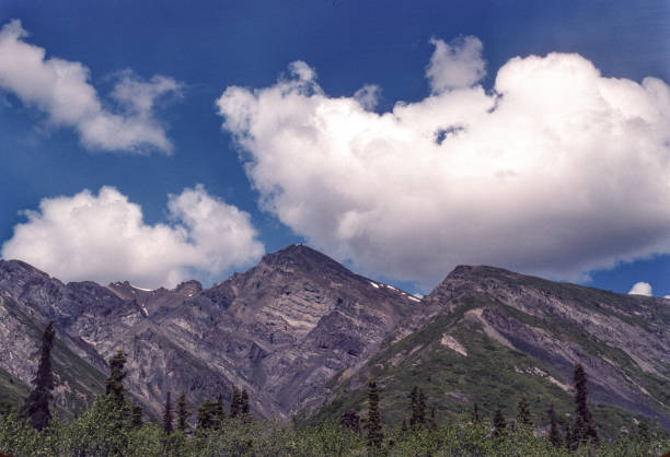istock Alaska - Glenn Highway - Mountains 1997 1350757811