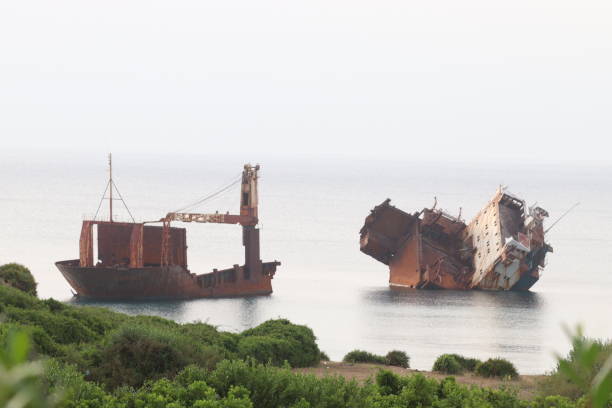 istock Shipwreck in the sea 1350814462