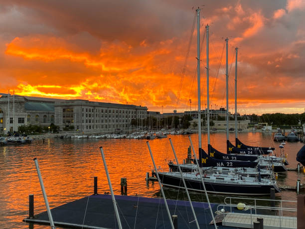 belo pôr do sol na bacia de santee na academia naval - santee river - fotografias e filmes do acervo