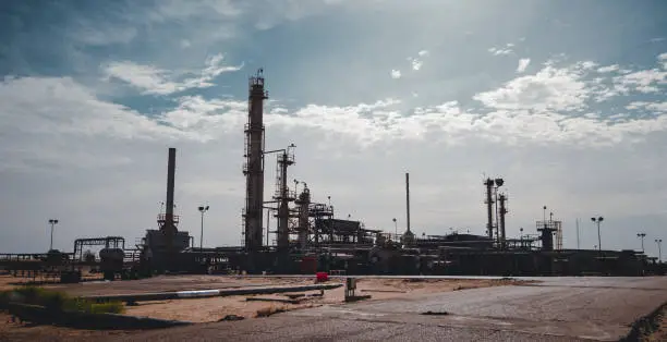 Refinery Sarir in Libya prod 10,000permil