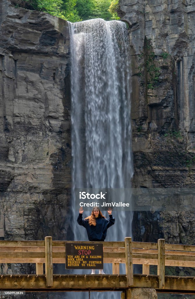 Taughannock Falls State Park In New York Young Girl At Taughannock Falls State Park In Trumansburg New York 18-19 Years Stock Photo