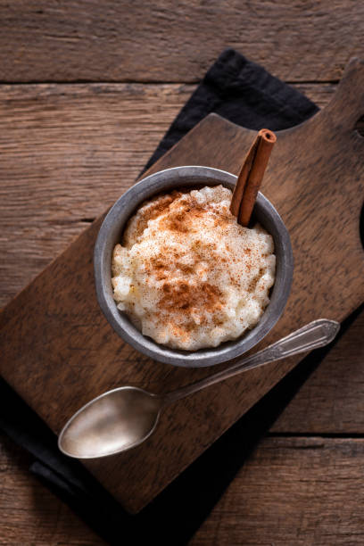 arroz con leche - rice pudding fotografías e imágenes de stock