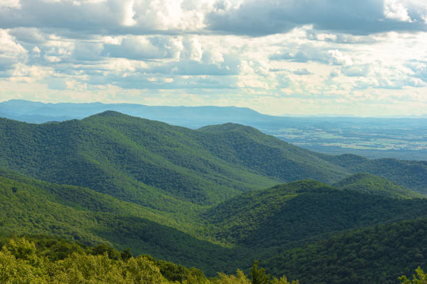 istock View from Blackrock Summit in Shenandoah National Park,VA 1350956110