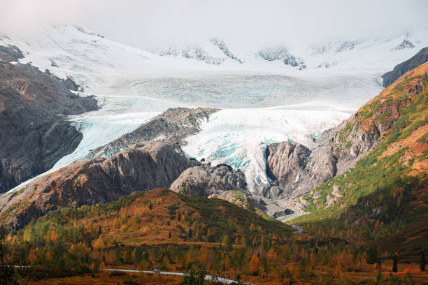 Worthington Glacier, Valdez, Alaska. View of Worthington Glacier on highway near Valdez, Alaska in fall season. Worthington stock pictures, royalty-free photos & images