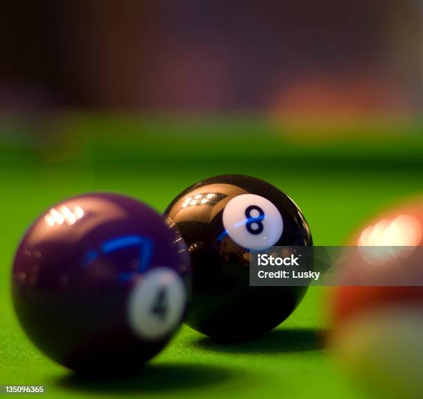 Eight Ball In Einem Pool Game Stockfoto und mehr Bilder von Billardtisch - Billardtisch, Poolbillard - Billard, Zahl 4